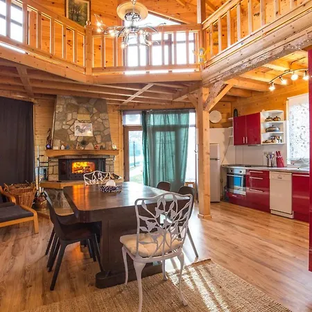 Ailyak Chalet Villa Raduil