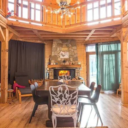 Ailyak Chalet Villa *