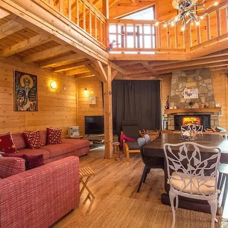Ailyak Chalet Villa Raduil